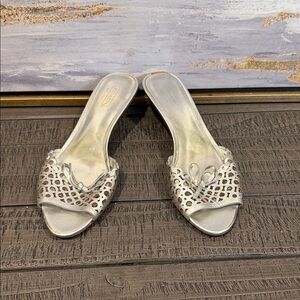 Cute stylish shoes from coach with a cute bow!